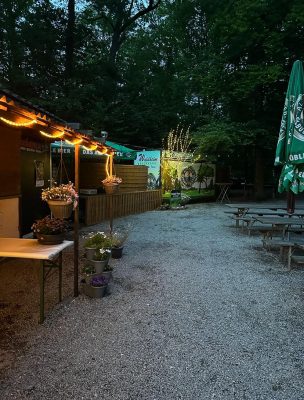 Waldheim_Vesna_Biergarten_Abend3