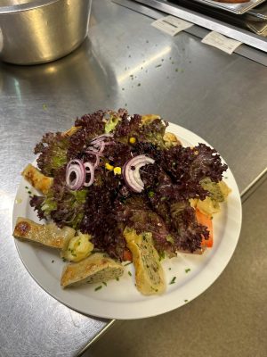 Maultaschen-auf-Salat