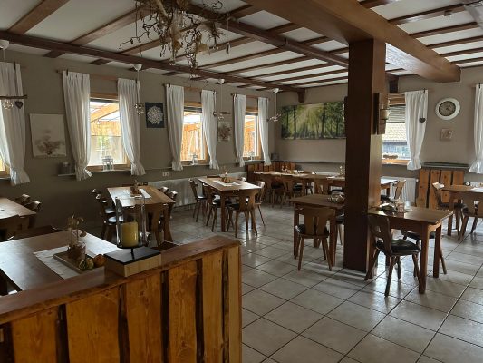 Waldheim_Vesna_Saal_links